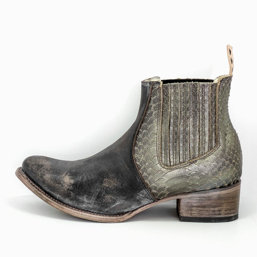 Freebird by Steven Salamanca Size 11, Chelsea Boot, Metallic Embossed Leather